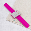 Игольница магнитная на руку (розовый) — фото, картинка — 3